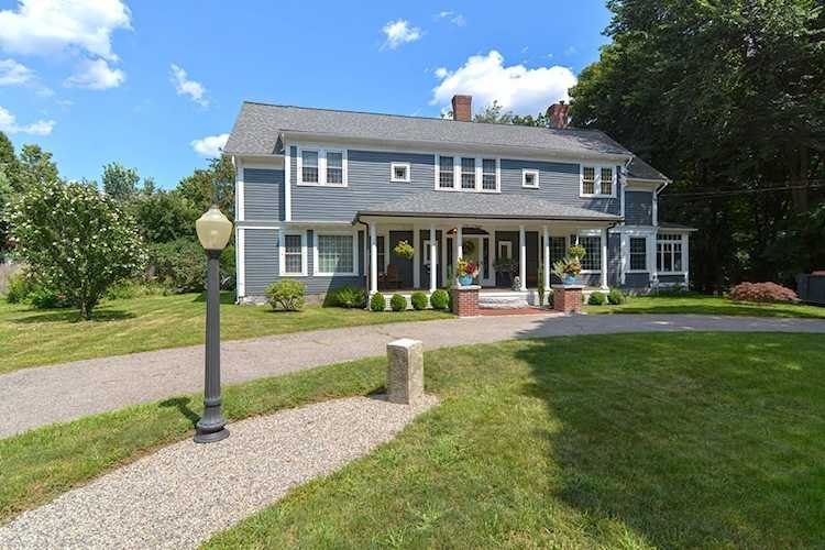 35 Capron Street Uxbridge, MA 01569