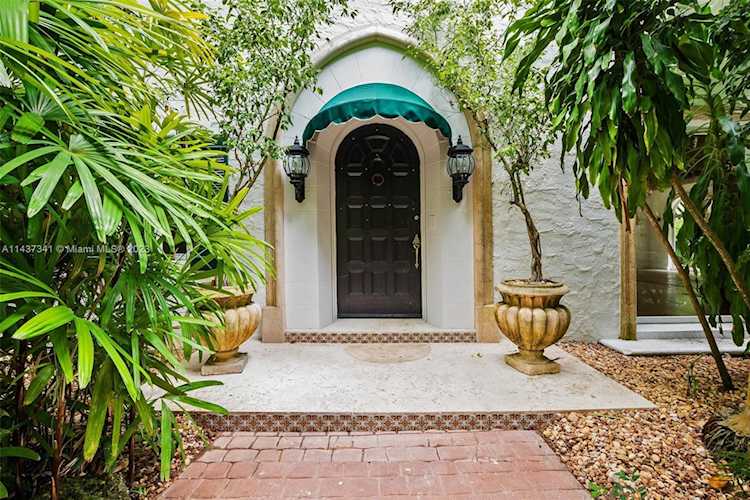 3685 Royal Palm Ave Miami, FL 33133