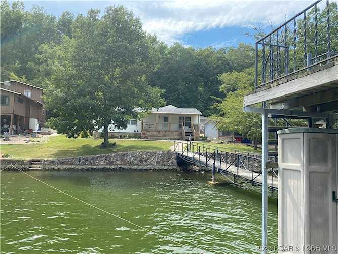 450 Lamplighter Dr Camdenton, MO 65020