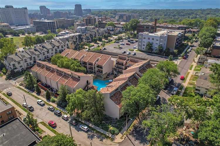 1111 W 46th St #47 Kansas City, MO 64112