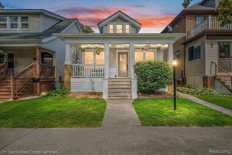 1128 Wayburn St Grosse Pointe Park, MI 48230 | MLS 20230074818 Photo 1