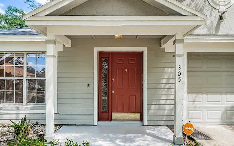 305 Benson St Valrico, FL 33594