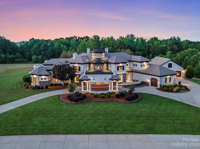 355 Pelham Ln Mooresville, NC 28115