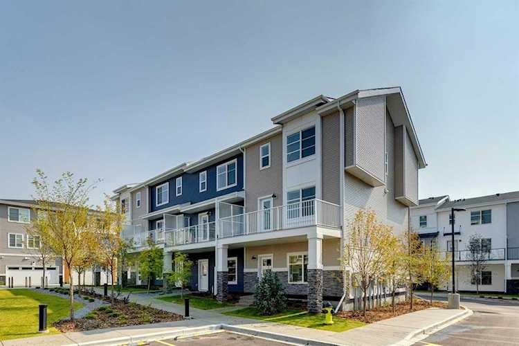 14225 1 St NW #104 Calgary, AB T3P 1Y4