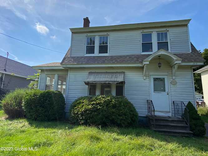 183 N Lake Ave Troy, NY 12180