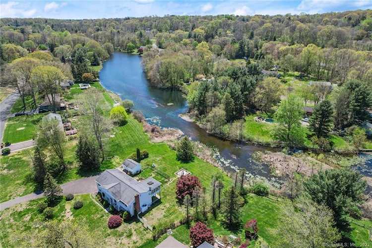 47 Treeland Rd Shelton, CT 06484