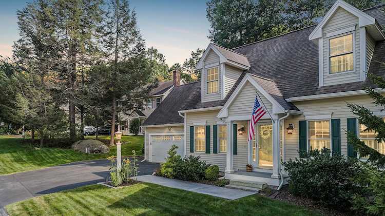 15 Robbe Farm Rd Peterborough, NH 03458