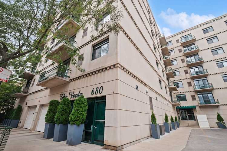 680 N Green St #405 Chicago, IL 60642