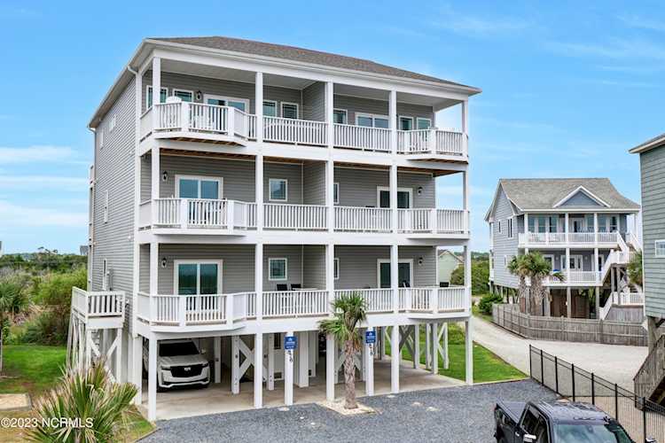 876 Villas Dr North Topsail Beach, NC 28460
