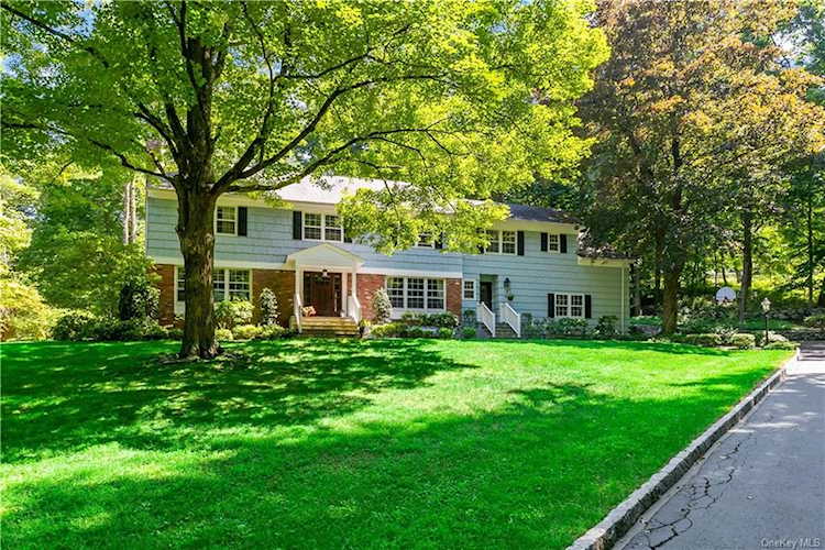 9 Silver Ln Chappaqua, NY 10514