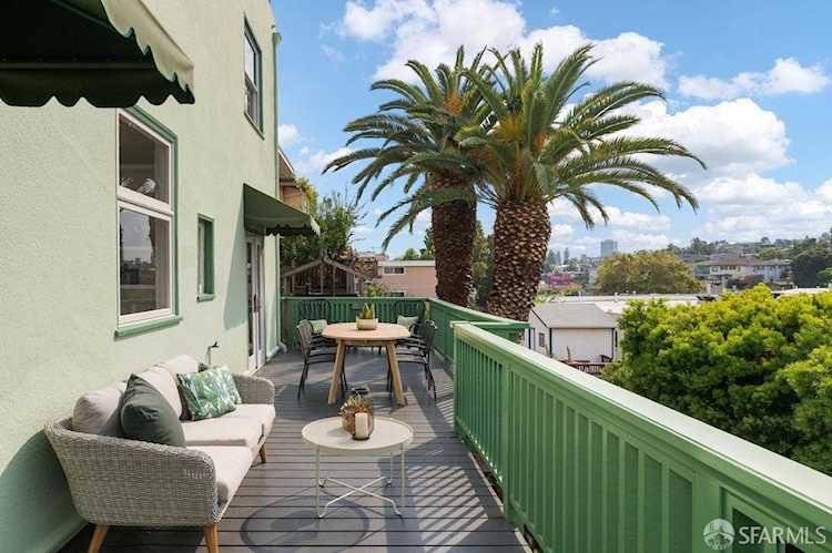 889 Walker Avenue Oakland, CA 94610