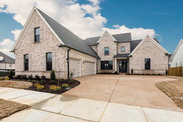 5211 Madison Valley Cir Lakeland, TN 38002