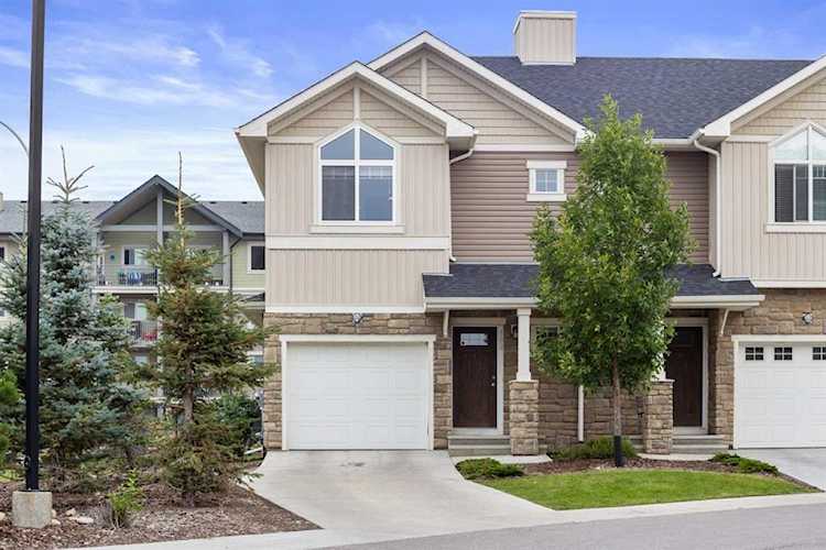 102 Skyview Ranch Grove NE Calgary, AB T3N 0R6