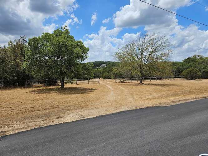 239 Paloma DR Canyon Lake, TX 78133