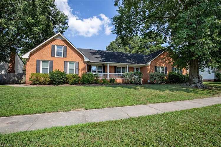 home for sale in Bellamy Manor Estate Virginia Beach VA 23464 - MLS 10502156 Photo 1