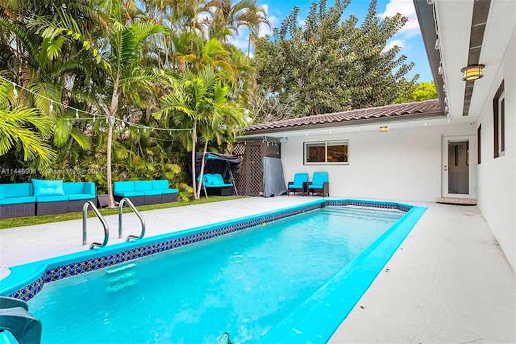60 Sevilla Ave Coral Gables, FL 33134