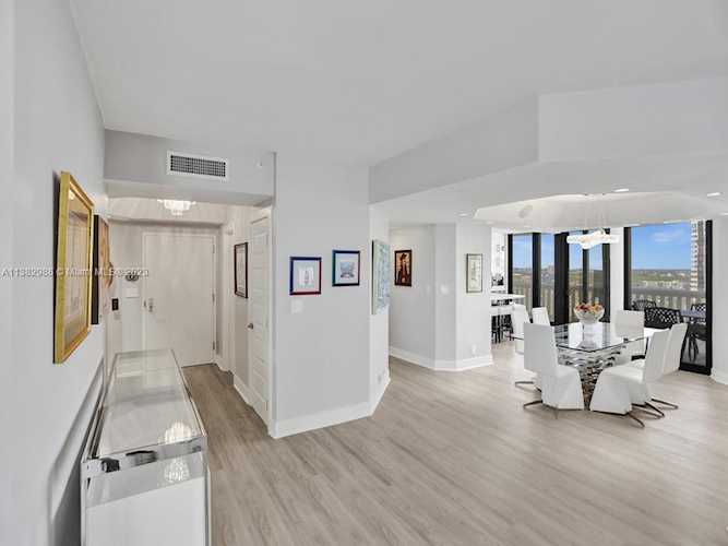 3000 Island Blvd #2403 Aventura, FL 33160