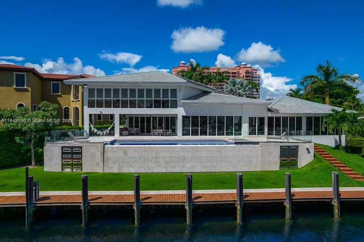 6921 Sunrise Pl Coral Gables, FL 33133