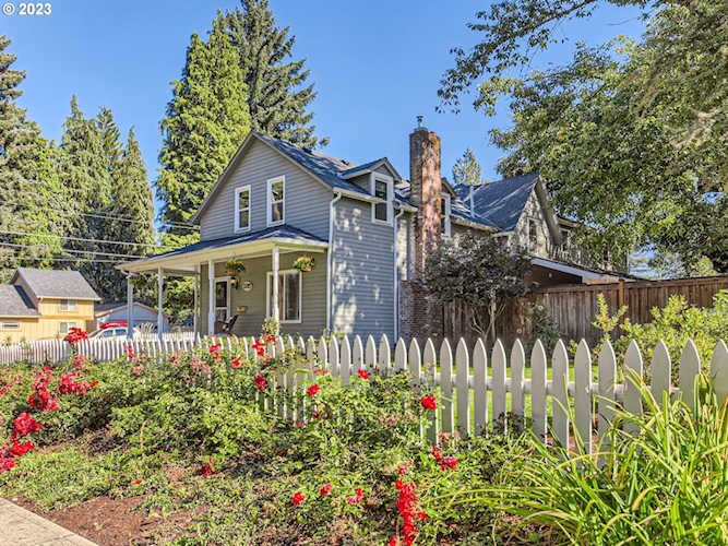 2193 Willamette Falls DR West Linn, OR 97068