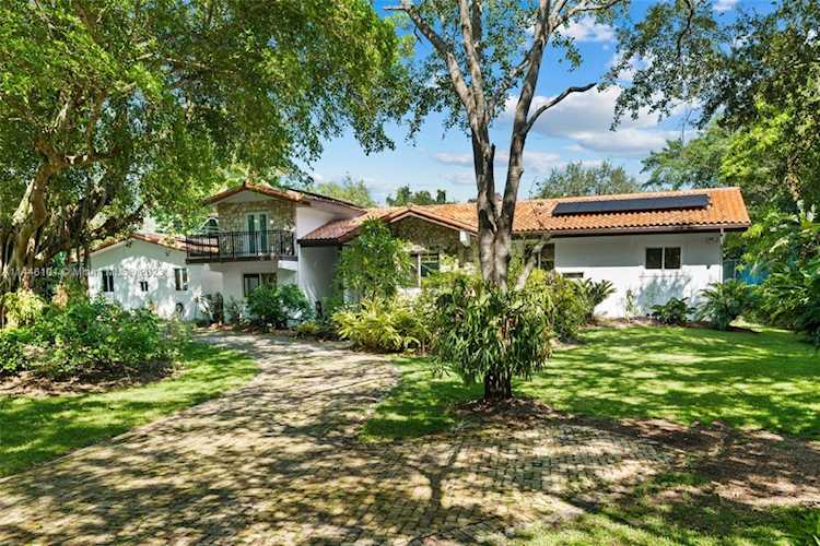 13005 SW 67th Ave Pinecrest, FL 33156
