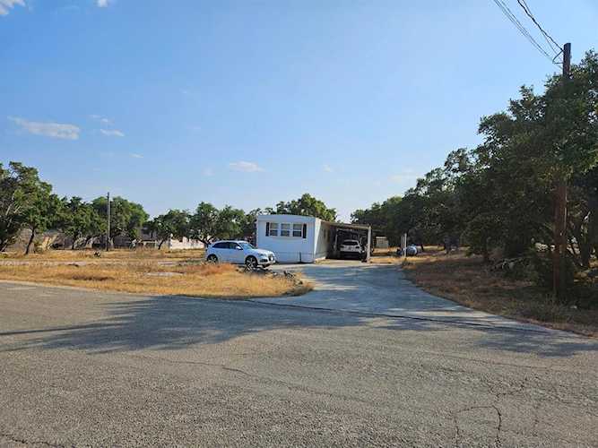 1440 Highview ST Canyon Lake, TX 78133