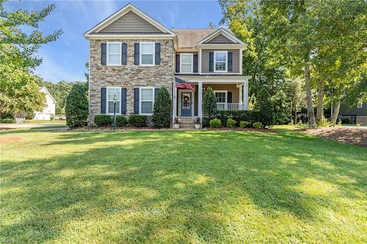 1301 Founders Pointe Trl Carrollton, VA 23314