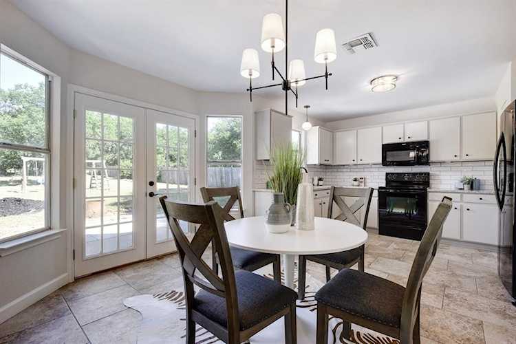 304 Mary CV Kyle, TX 78640