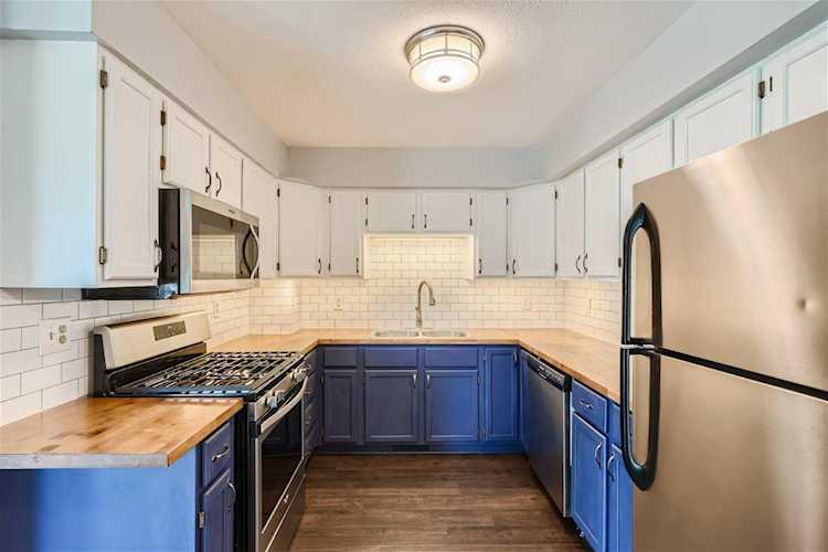 2201 2nd Avenue N Minneapolis, MN 55405
