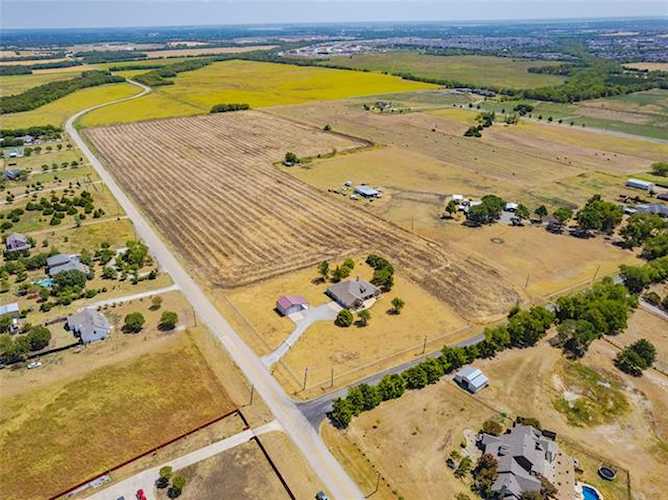 5736 County Road 408 McKinney, TX 75071