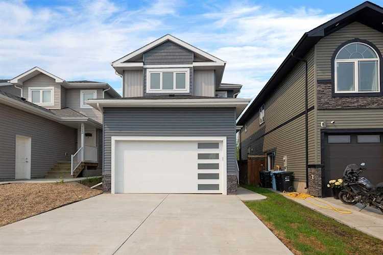111 Alpine Ct Fort McMurray, AB T9J 1