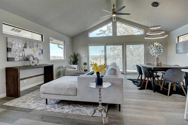 5001 Pryor LN Austin, TX 78734