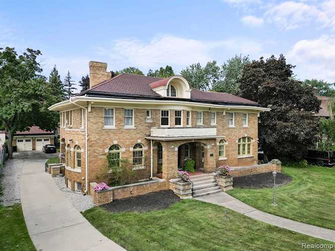 858 W Boston Blvd Detroit, MI 48202