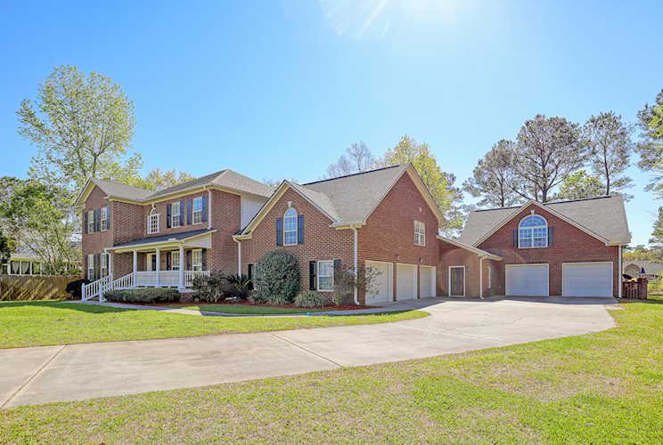Home For Sale in Crowfield Plantation Goose Creek Berkeley. 105 Birkbeck Court.| Matt O’Neill Real Estate Photo 1