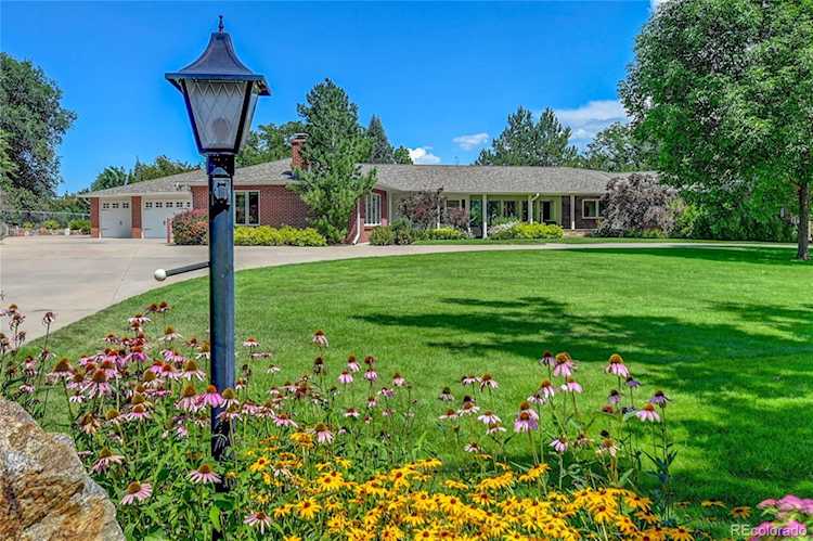 5150 Bow Mar Dr Littleton, CO 80123 | MLS® 5106840 Photo 1