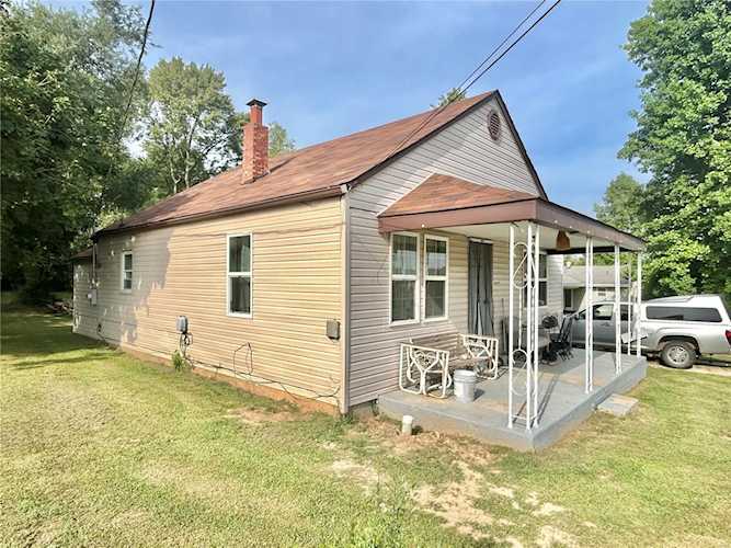 1008 E Hawkins St Salem, MO 65560