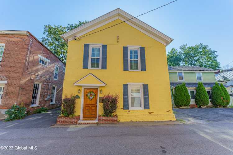 3 1/2 Cottage Place Saratoga Springs, NY 12866