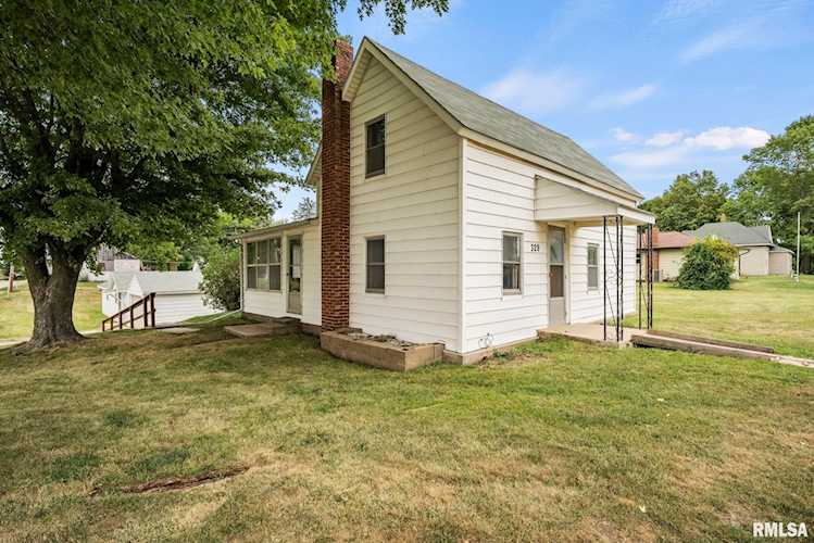 329 W Center St Joy, IL 61260
