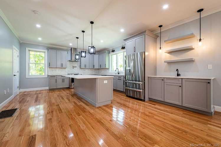 53 Donald Rd Guilford, CT 06437