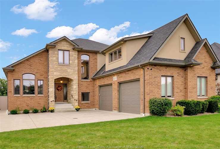 12337 Candlewood Dr Tecumseh, ON N9K 0A3