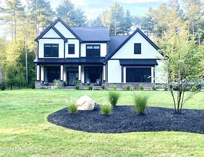 11 Forest Hills Blvd Rensselaer, NY 12144