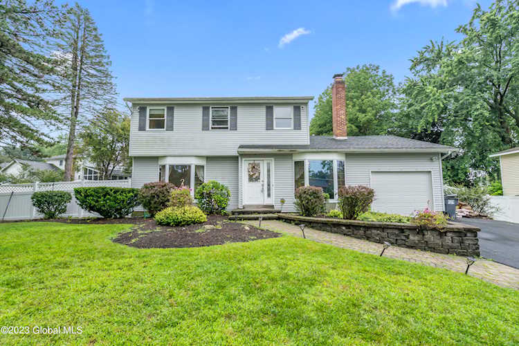 14 Sparrowbush Rd South Latham, NY 12110
