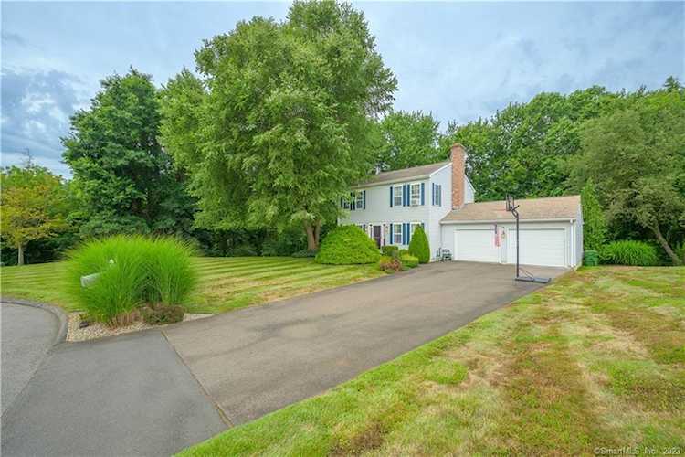 32 Meadow Rd Cromwell, CT 06416