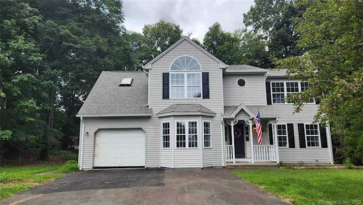 67 Dora Dr Middletown, CT 06457