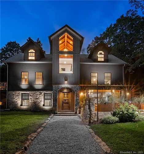 548-552 Leetes Island Rd Branford, CT 06405