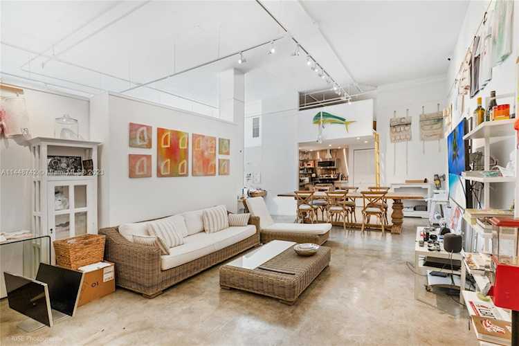 250 NW 23rd St #211 Miami, FL 33127