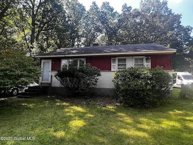 6129 Johnston Rd Slingerlands, NY 12159