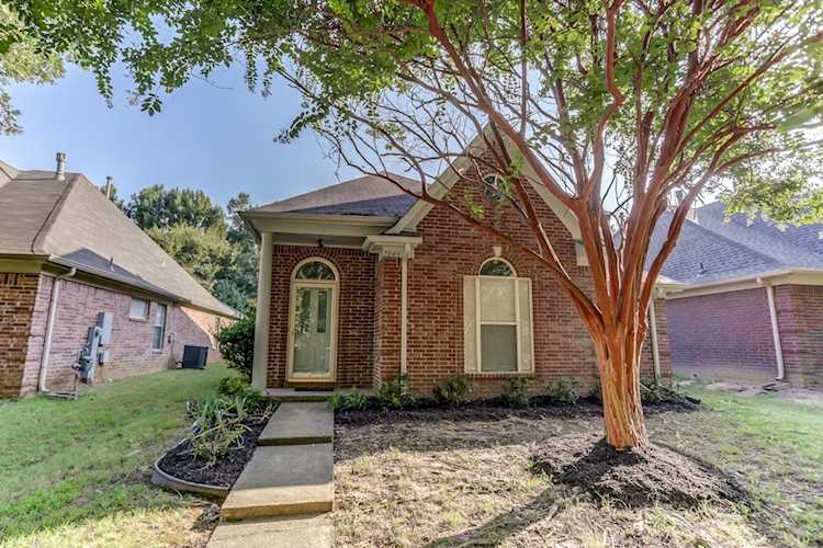 7043 Parkbrook Ln Cordova, TN 38018
