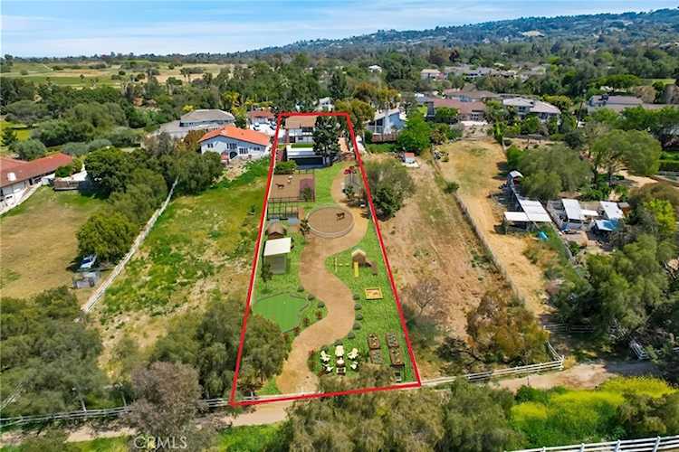 35 Moccasin Ln Rolling Hills Estates, CA 90274