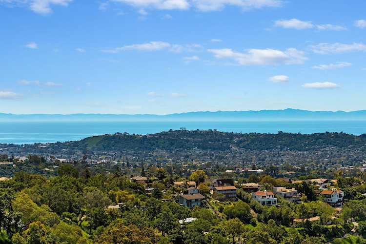 2685 Memory Ln Santa Barbara, CA 93105