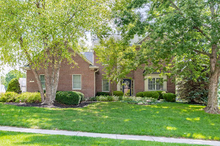 1171 Huntington Woods Point Zionsville, IN 46077